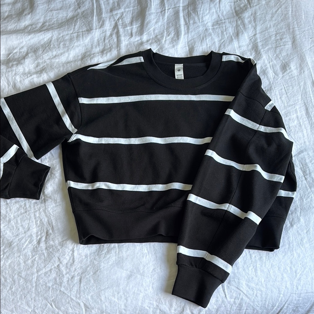 Lululemon perfectly oversized cropped crew